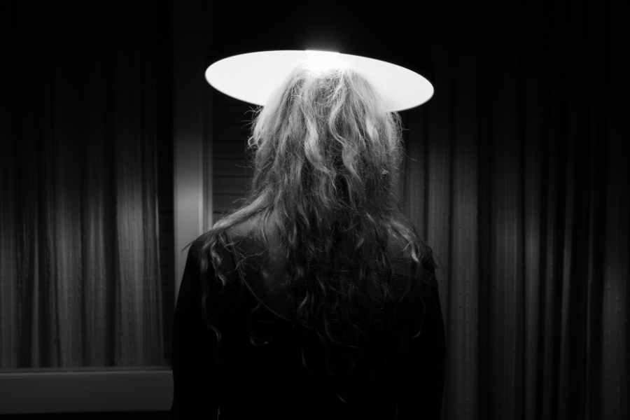 TALLER DE FOTO-PERFORMANCE AMB TRINIDAD GARC�A ESPINOSA I VALENTINA GAIA LOPS