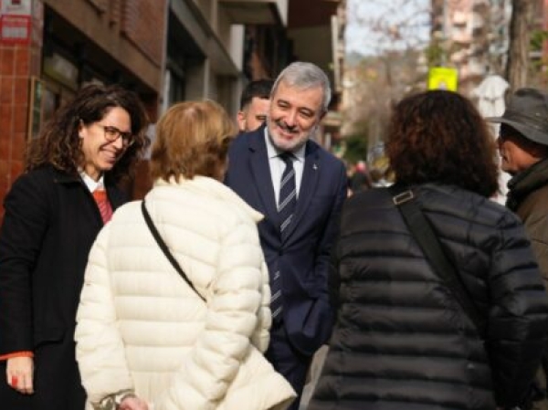 Barcelona acoge la iniciativa 'El Alcalde, cerca de ti' en el Distrito de Gràcia